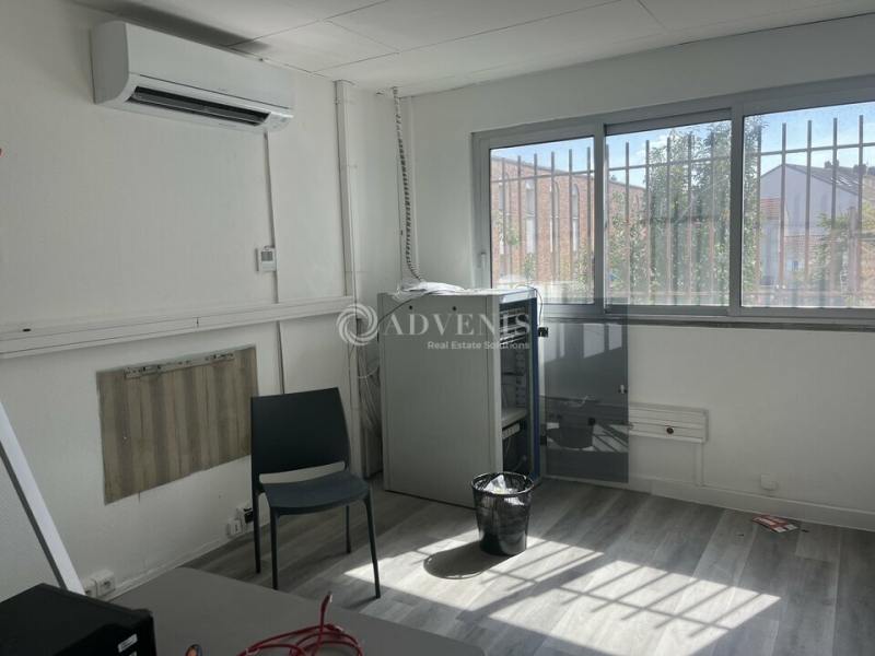 Location Activités Entrepôts MONTREUIL (93100) - Photo 12