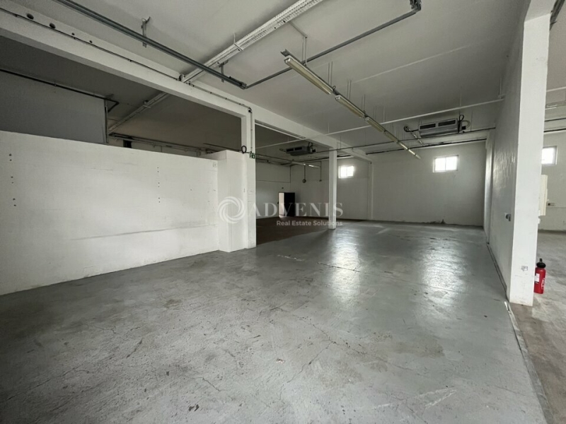 Location Activités Entrepôts NEUILLY SUR MARNE (93330) - Photo 2