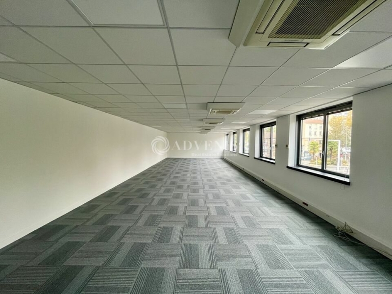 Location Bureaux NANTERRE (92000) - Photo 3