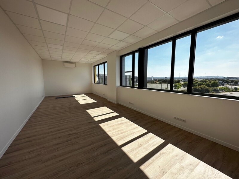Location Activités Entrepôts POISSY (78300) - Photo 1