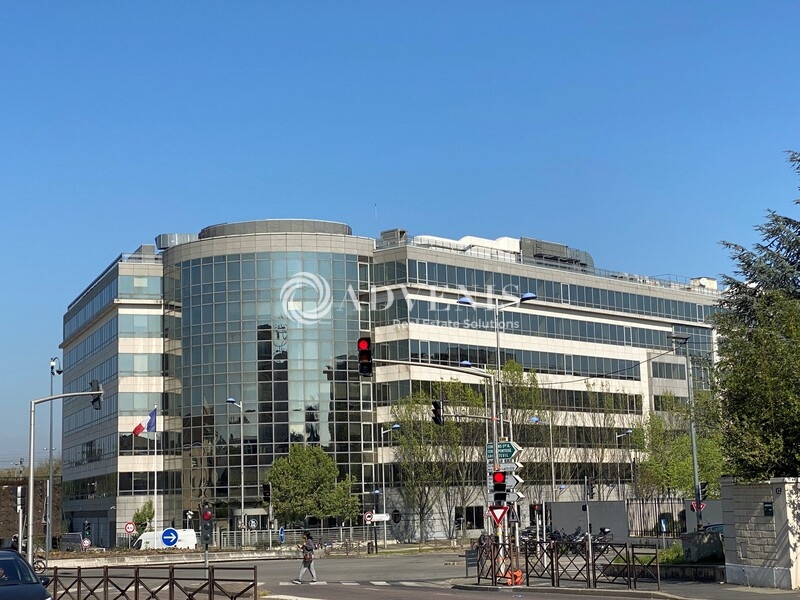 Location Bureaux POISSY (78300) - Photo 1