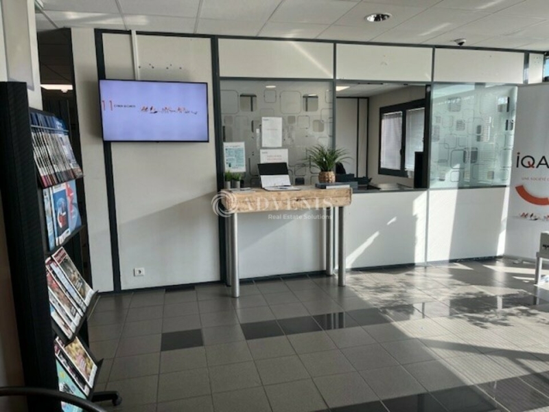 Location Activités Entrepôts POISSY (78300) - Photo 4