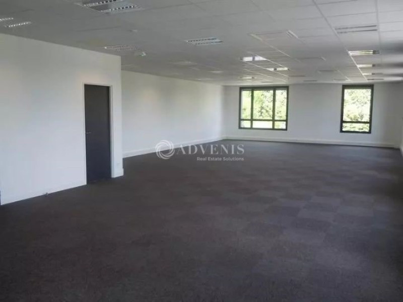 Location Bureaux FOURQUEUX (78112) - Photo 15