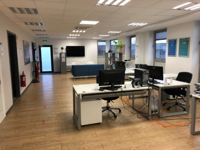 Location Bureaux SAINT AVERTIN (37550) - Photo 2