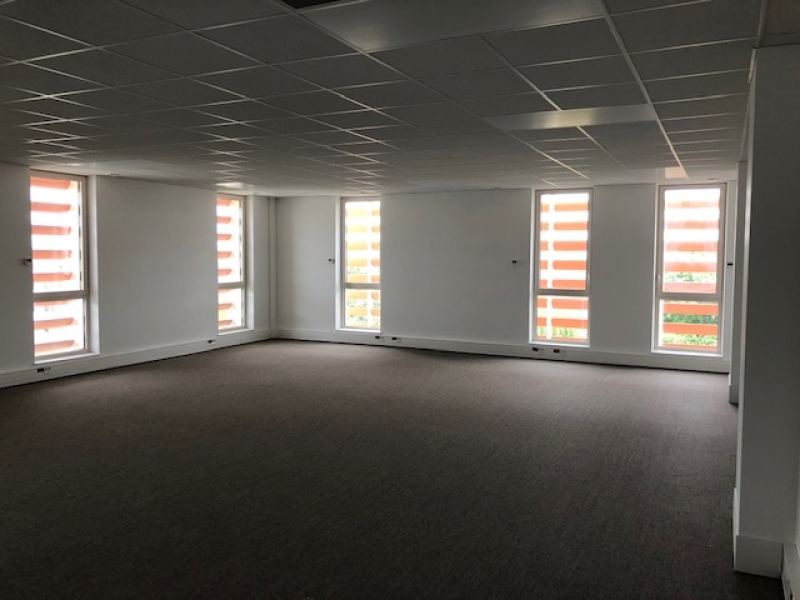Location Bureaux TOURS (37100) - Photo 3
