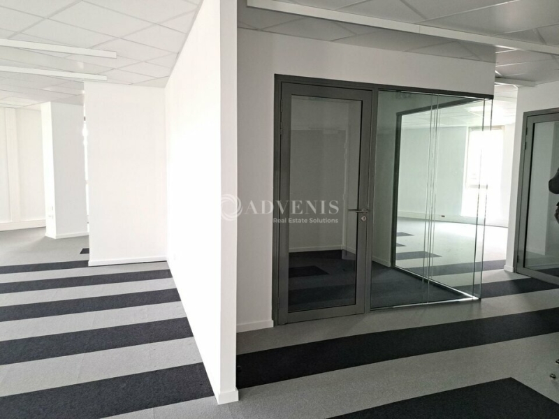 Location Bureaux TOURS (37100) - Photo 8