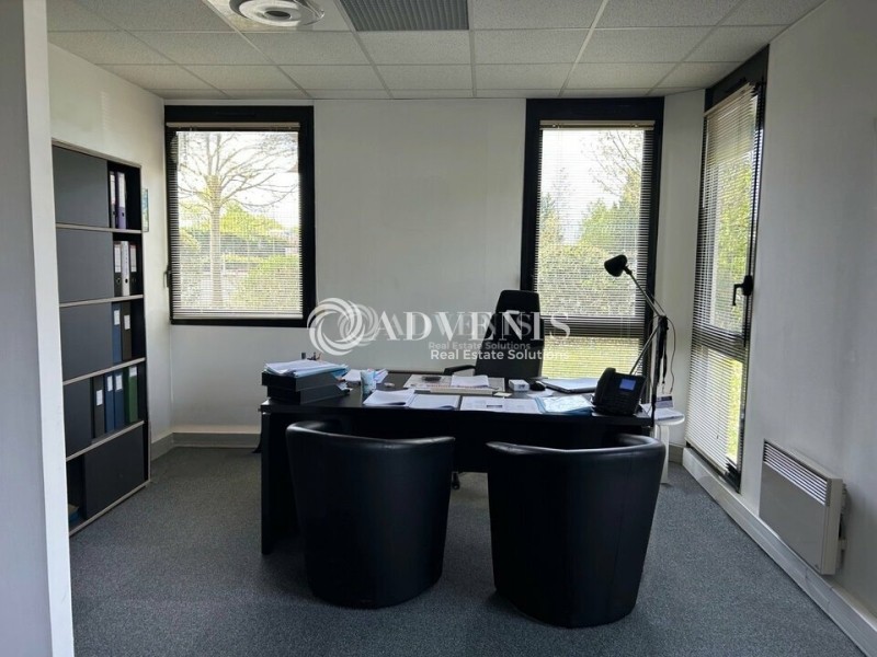 Location Bureaux TOURS (37100) - Photo 1