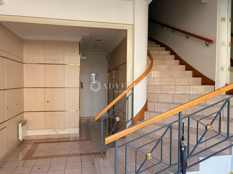 Location Bureaux TOURS (37000) - Photo 8