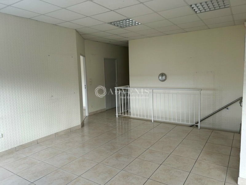 Location Bureaux PARCAY MESLAY (37210) - Photo 7