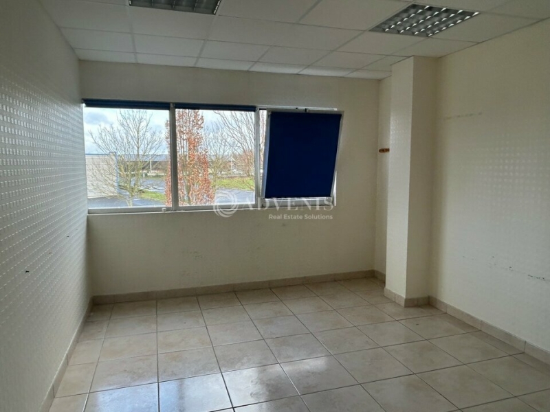 Location Bureaux PARCAY MESLAY (37210) - Photo 9