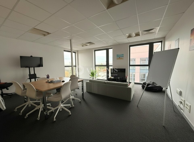 Location Bureaux TOURS (37100) - Photo 1