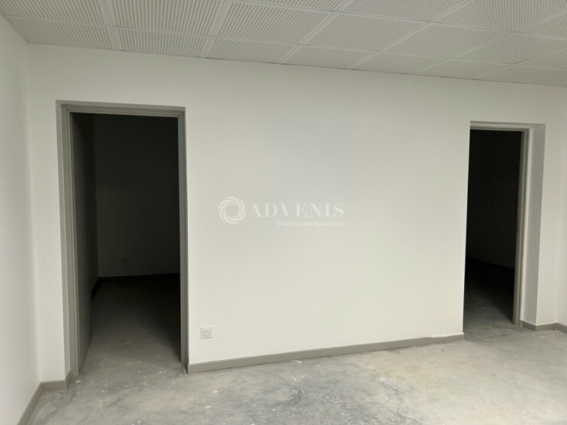 Vente Investisseur Bureaux CHARGE (37530) - Photo 4