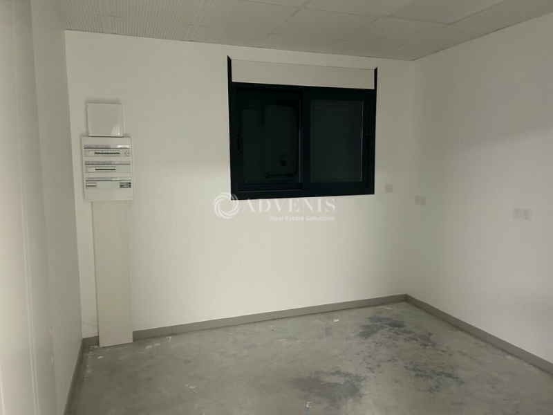 Vente Investisseur Bureaux CHARGE (37530) - Photo 6