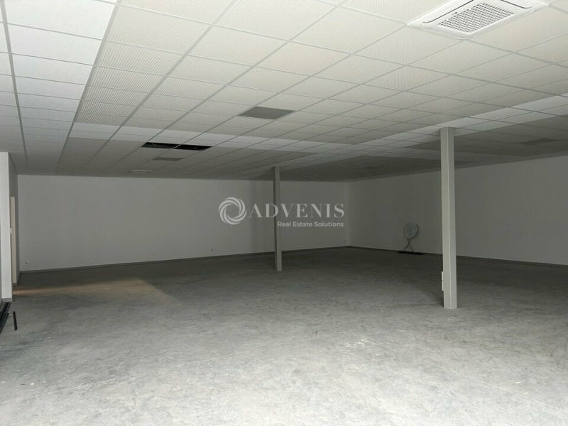 Location Bureaux CHARGE (37530) - Photo 3