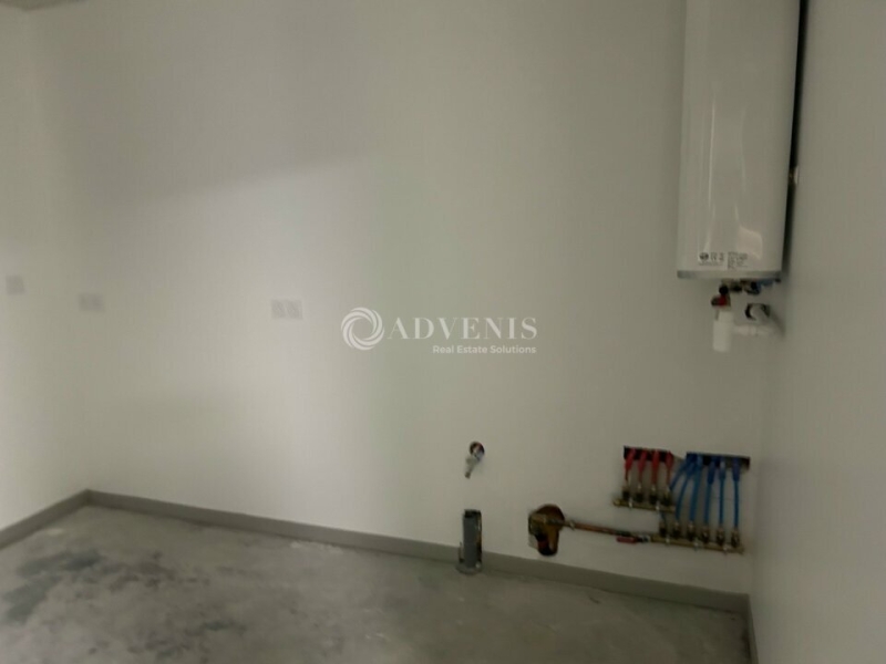 Location Bureaux CHARGE (37530) - Photo 8