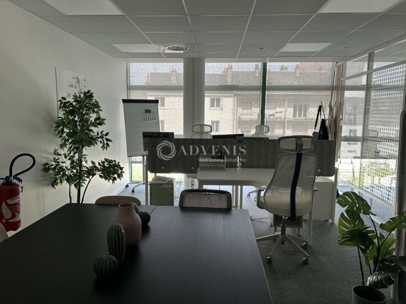 Location Bureaux TOURS (37000) - Photo 1