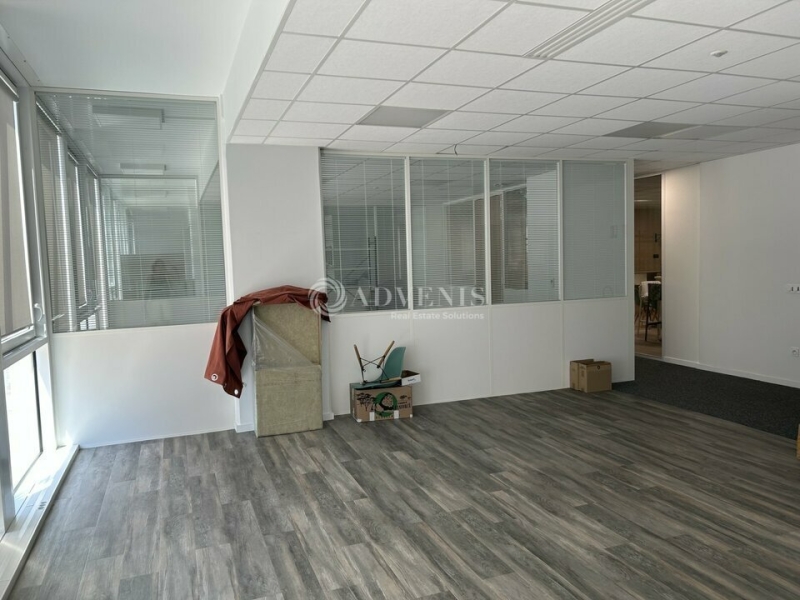 Location Bureaux TOURS (37000) - Photo 8