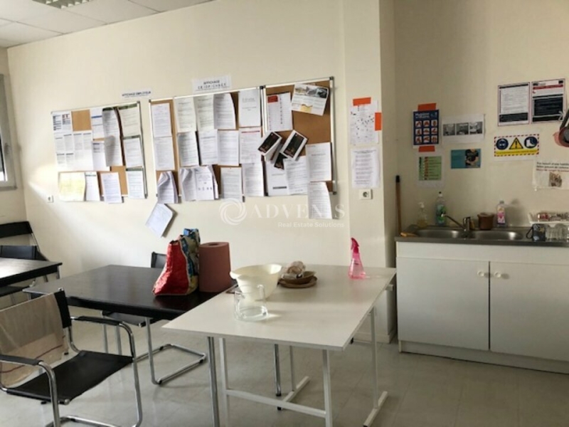 Location Bureaux et activités légères SAINT AVERTIN (37550) - Photo 4