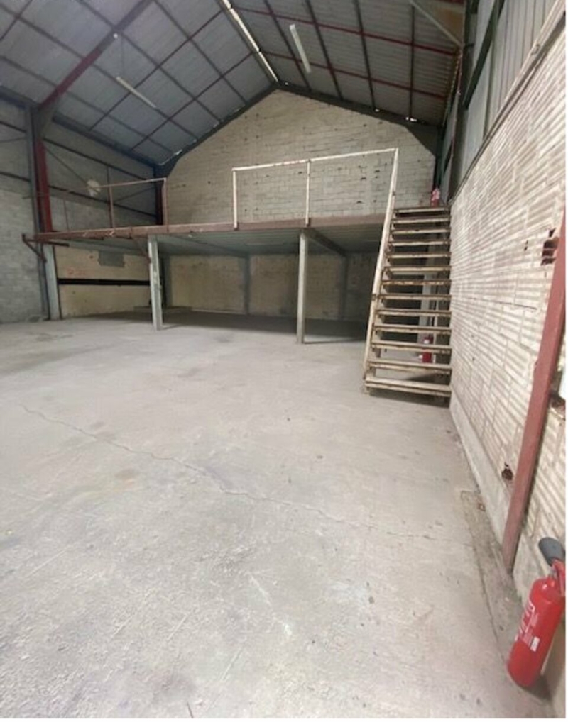 Vente Investisseur Entrepôts NARBONNE (11100) - Photo 3