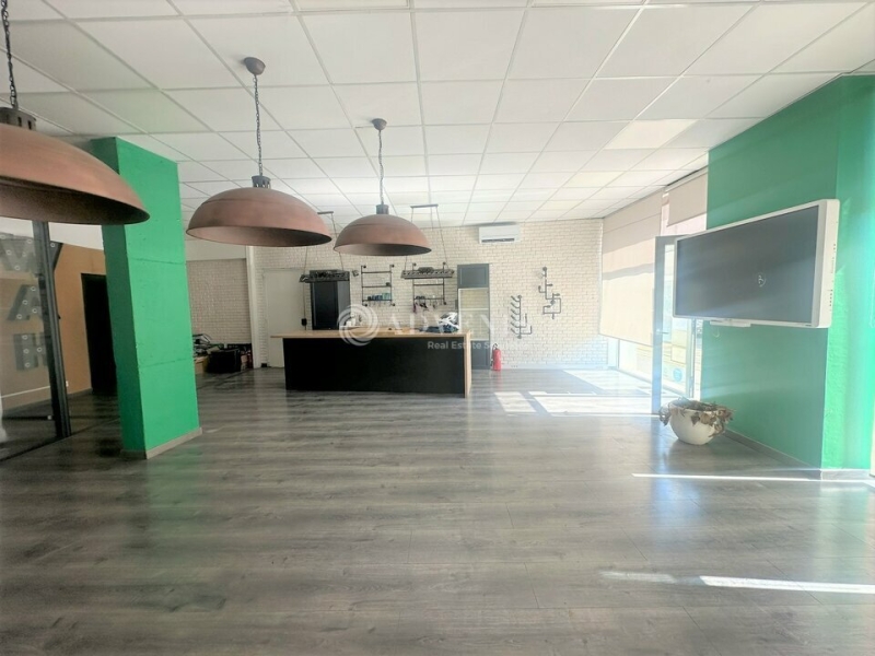 Location Commerces LUNEL (34400) - Photo 3