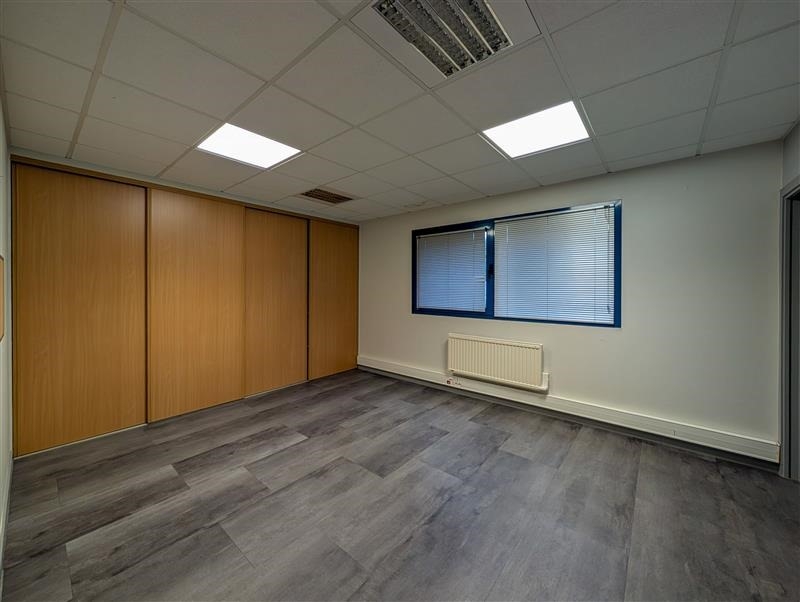 Location Bureaux et activités légères TADEN (22100) - Photo 1