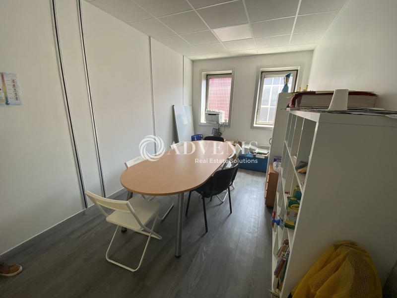Location Bureaux MONTIGNY LE BRETONNEUX (78180) - Photo 2