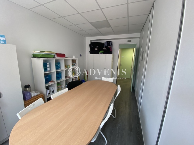 Location Bureaux MONTIGNY LE BRETONNEUX (78180) - Photo 3