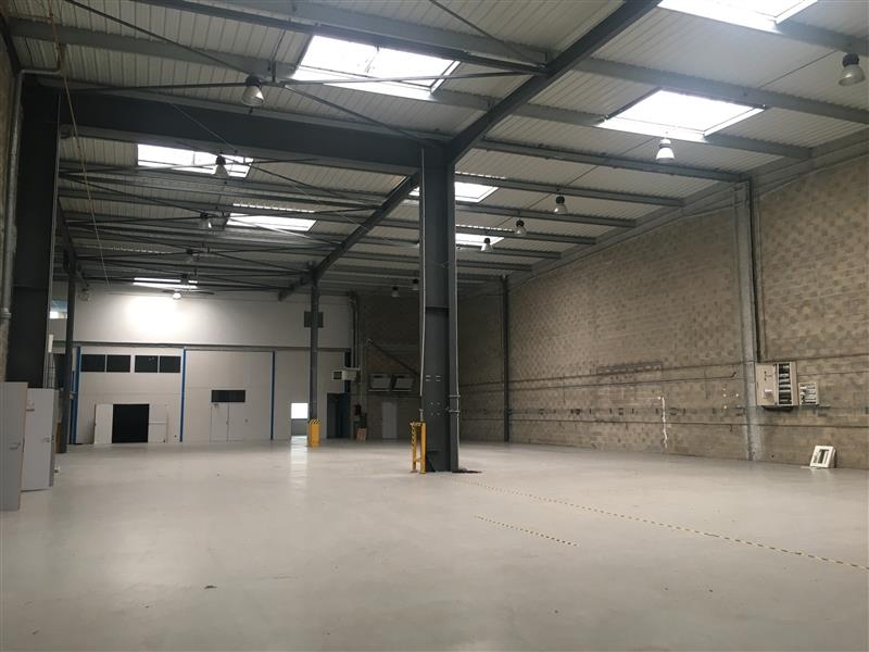 Location Activités Entrepôts MAGNY LES HAMEAUX (78114) - Photo 3