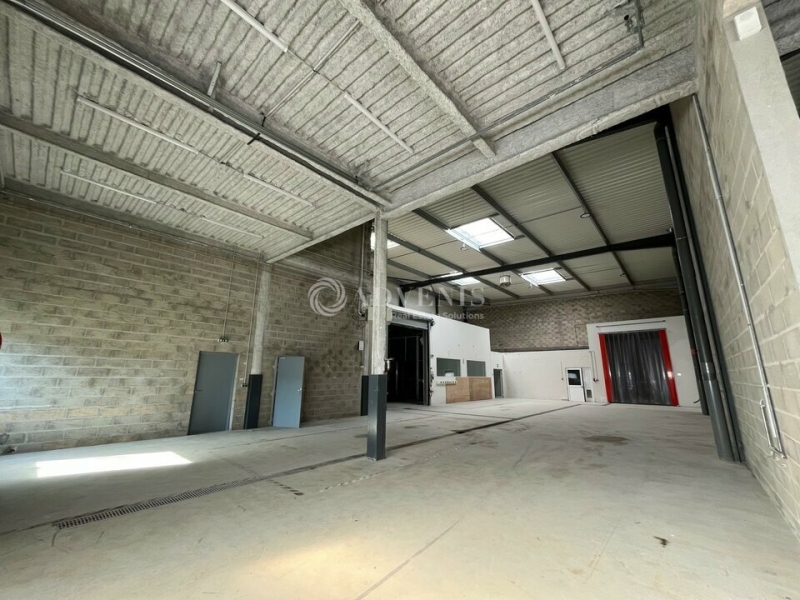 Location Activités Entrepôts MAGNY LES HAMEAUX (78114) - Photo 8