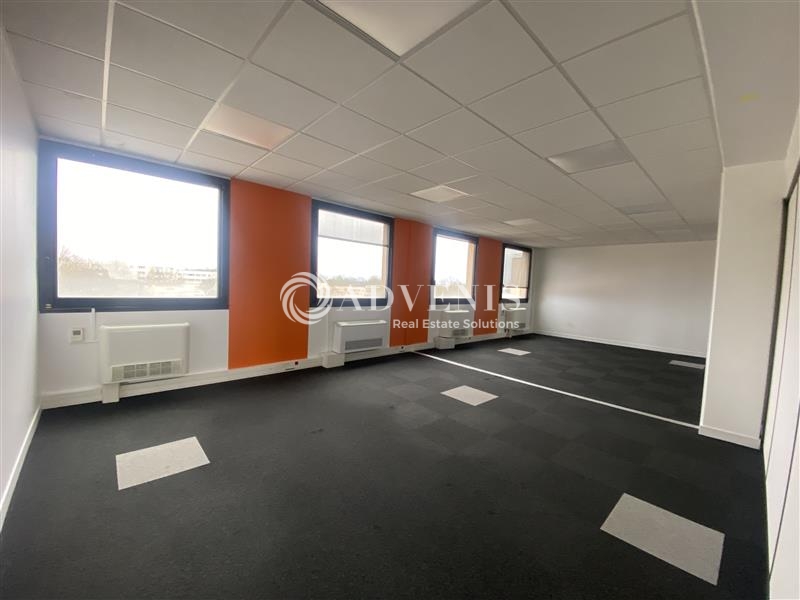 Location Bureaux GUYANCOURT (78280) - Photo 4