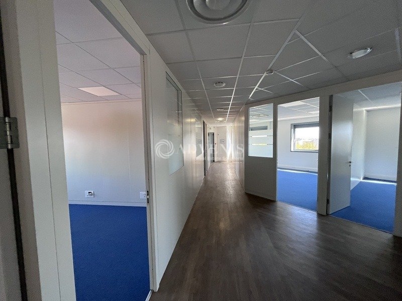 Location Bureaux GUYANCOURT (78280) - Photo 4