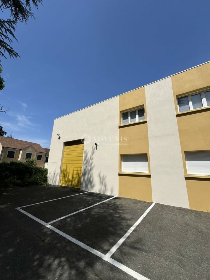 Location Activités Entrepôts MAGNY LES HAMEAUX (78114) - Photo 1
