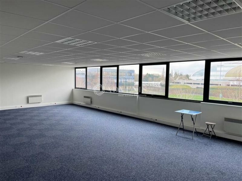 Location Entrepôts ELANCOURT (78990) - Photo 6