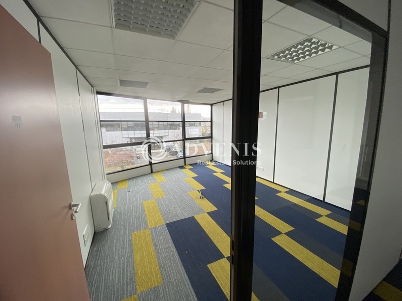 Location Activités Entrepôts ELANCOURT (78990) - Photo 3
