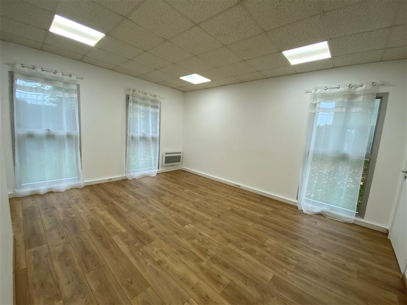 Location Bureaux TRAPPES (78190) - Photo 4