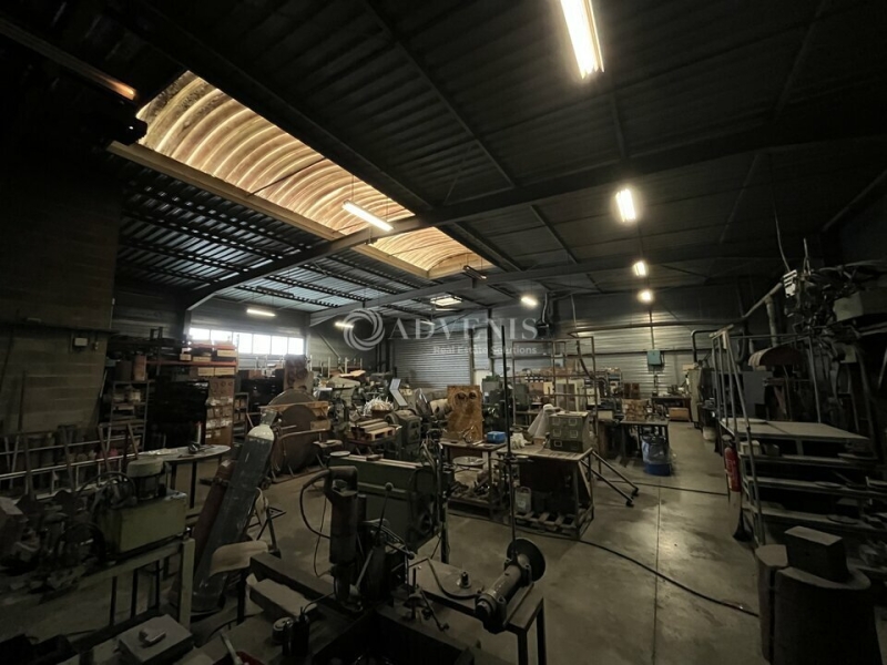 Vente Investisseur Activités Entrepôts ELANCOURT (78990) - Photo 1