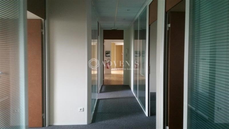 Vente Utilisateur Bureaux MONTIGNY LE BRETONNEUX (78180) - Photo 5