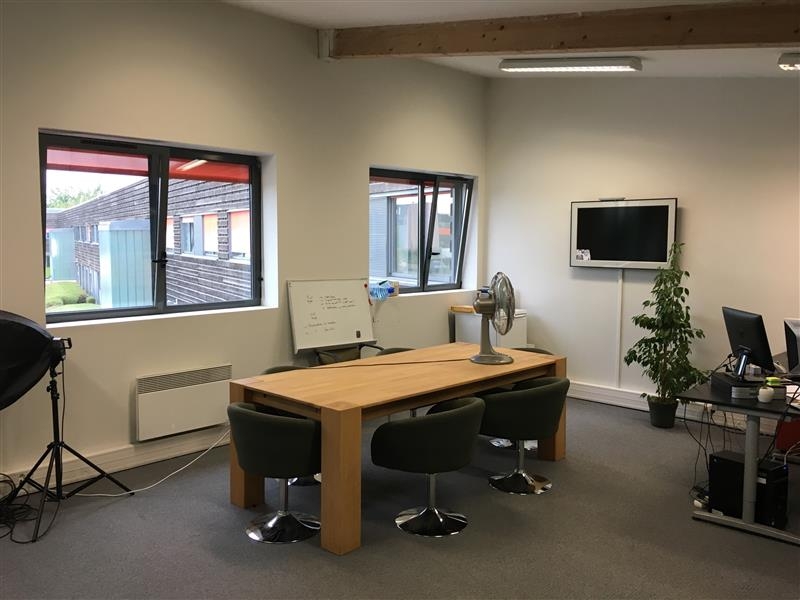 Location Bureaux et activités légères BOIS D'ARCY (78390) - Photo 3