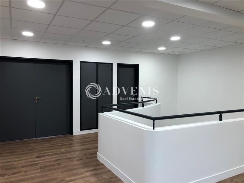 Vente Utilisateur Bureaux PLAISIR (78370) - Photo 6