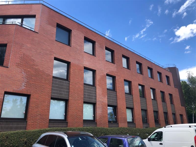 Vente Investisseur Bureaux MONTIGNY LE BRETONNEUX (78180) - Photo 6