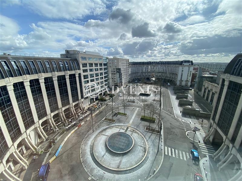 Location Bureaux MONTIGNY LE BRETONNEUX (78180) - Photo 1