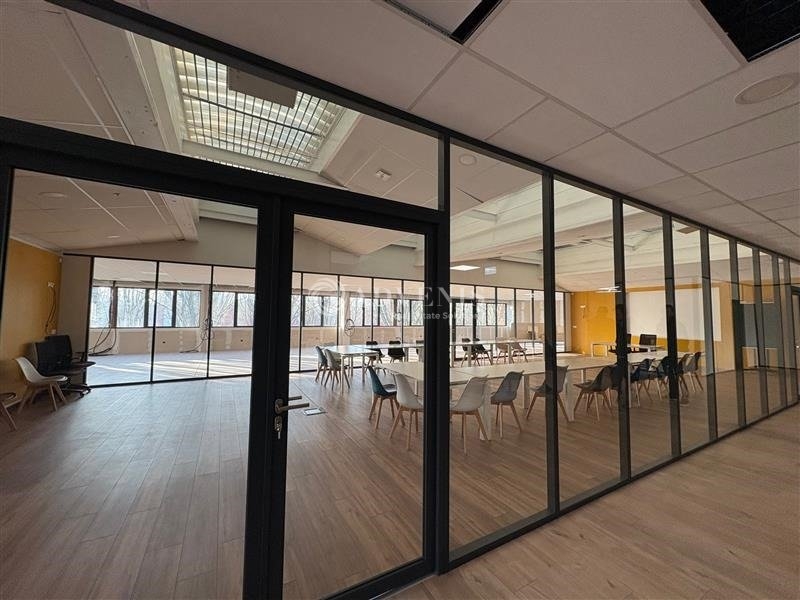 Location Activités Entrepôts MONTIGNY LE BRETONNEUX (78180) - Photo 7