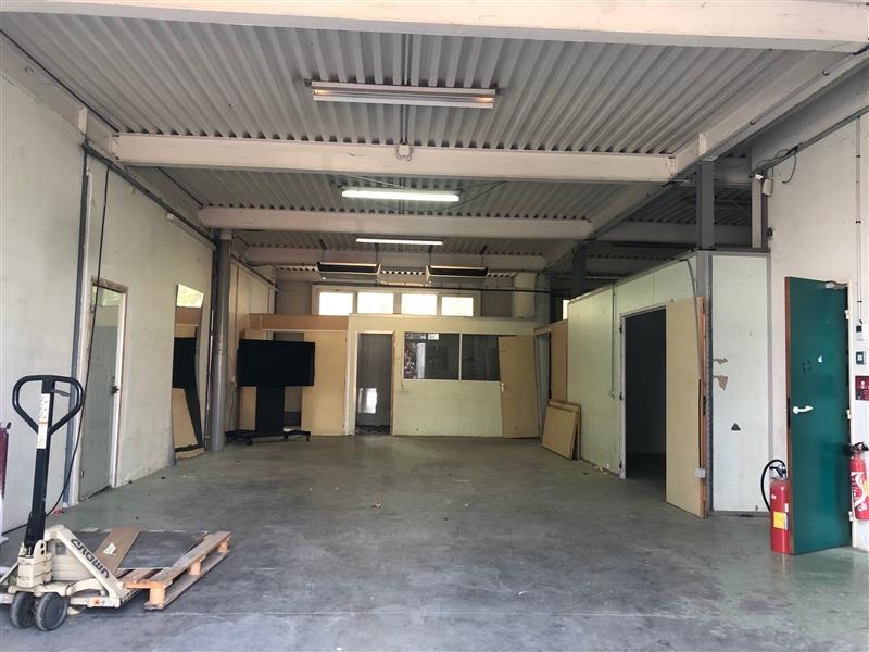 Location Activités Entrepôts VOISINS LE BRETONNEUX (78960) - Photo 2