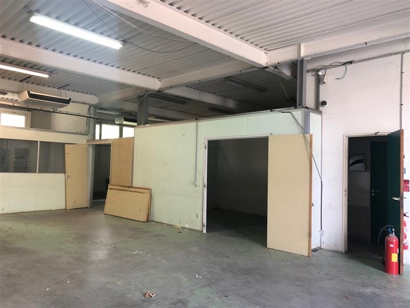 Location Activités Entrepôts VOISINS LE BRETONNEUX (78960) - Photo 3