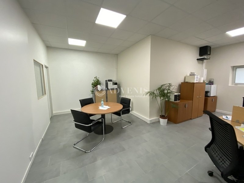 Location Activités Entrepôts MONTIGNY LE BRETONNEUX (78180) - Photo 3