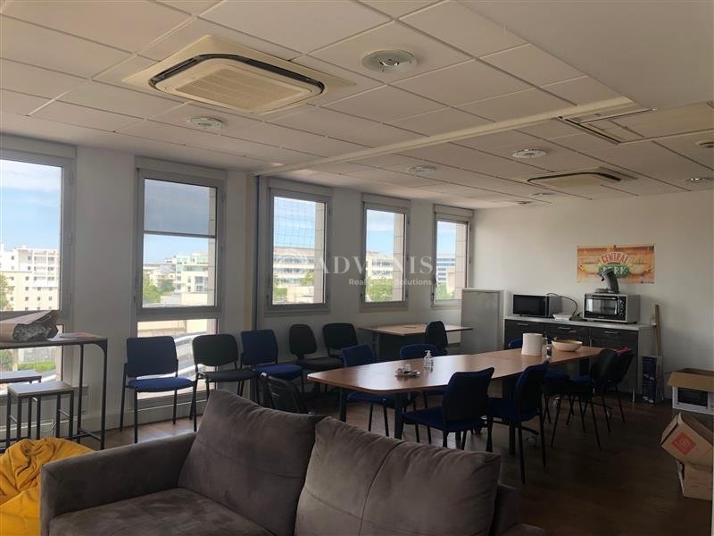 Location Bureaux MONTIGNY LE BRETONNEUX (78180) - Photo 1