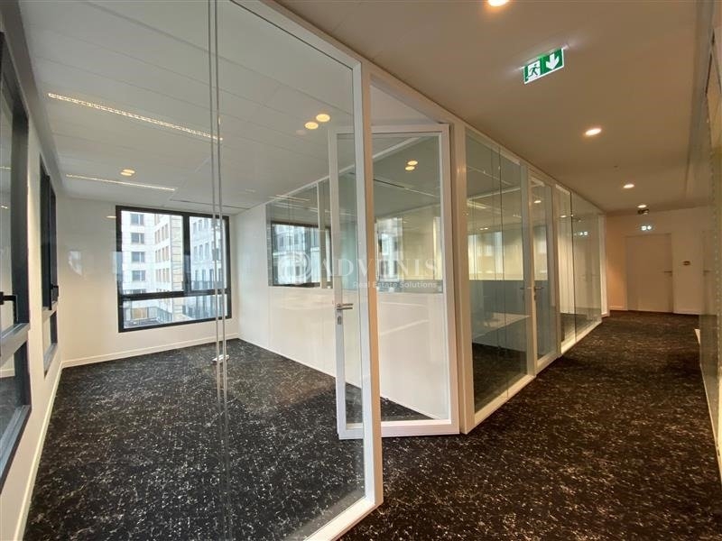 Vente Investisseur Bureaux MONTIGNY LE BRETONNEUX (78180) - Photo 3