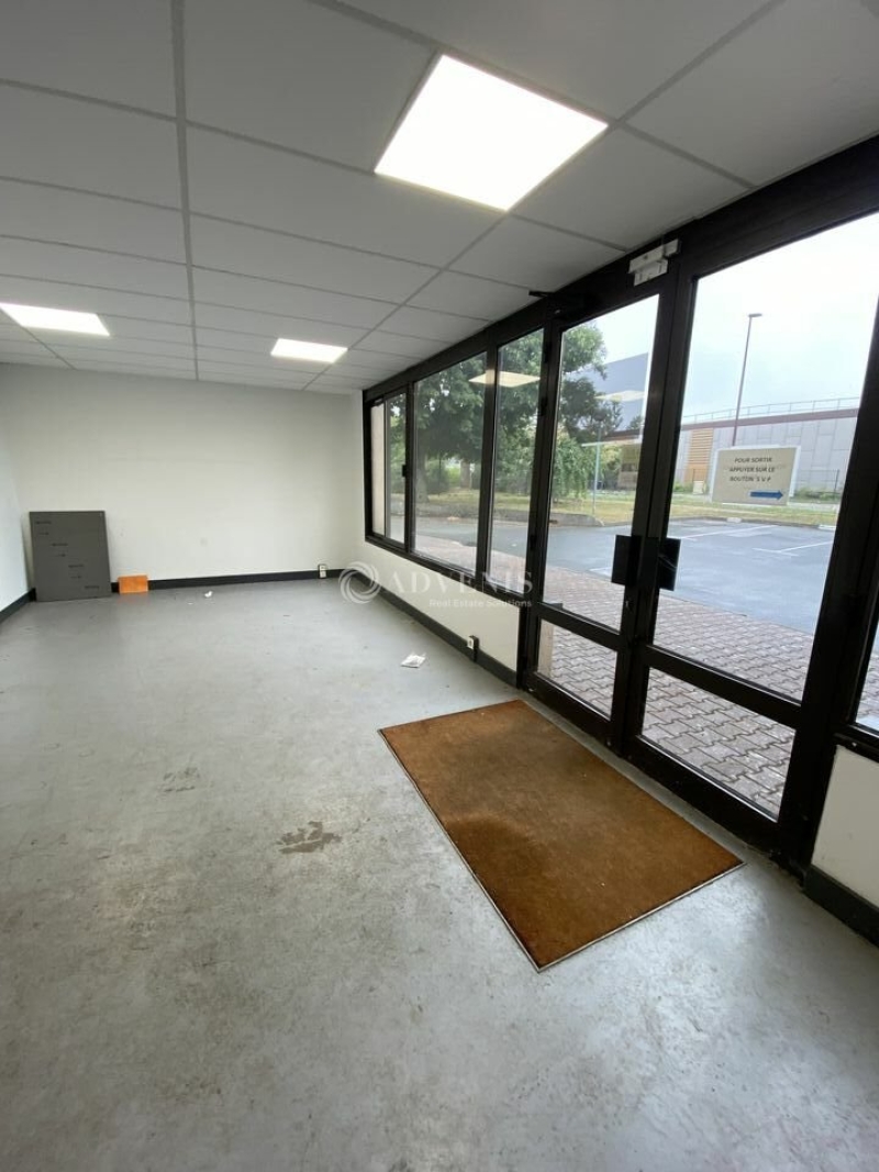 Location Activités Entrepôts VOISINS LE BRETONNEUX (78960) - Photo 5