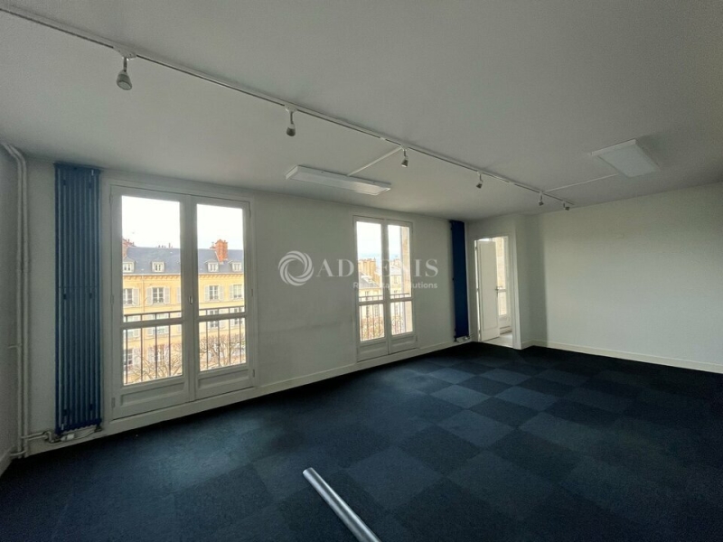 Location Bureaux VERSAILLES (78000) - Photo 10