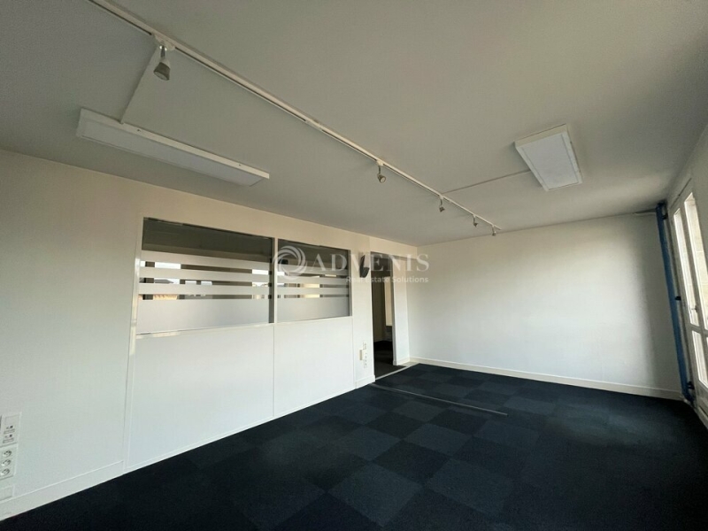 Location Bureaux VERSAILLES (78000) - Photo 11